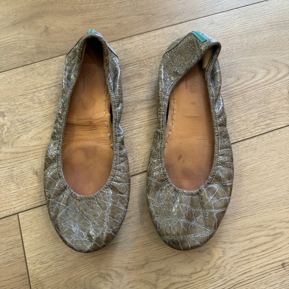 Tieks Size 9 Slate Grey Crocodile Preppy Comfort Stylish Money Fashionista READ